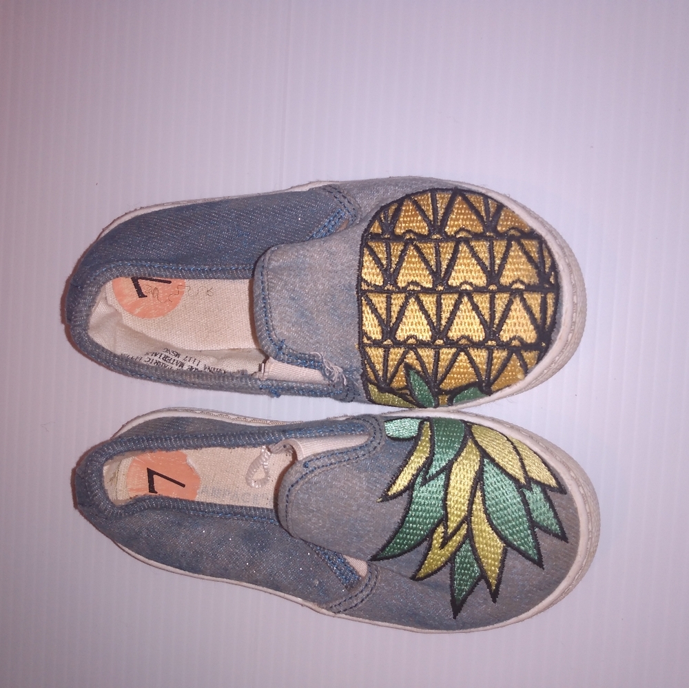 Rampage toddler girls size 7 shoes.